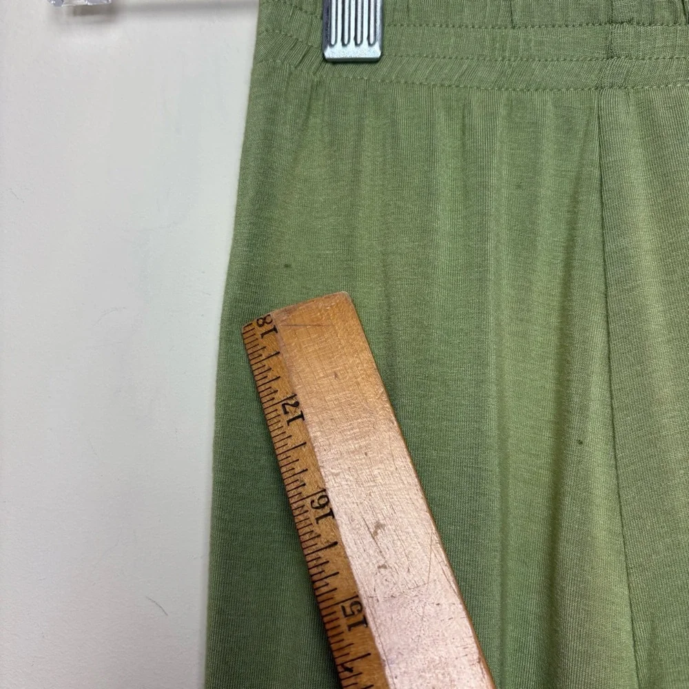 Kate Quinn 18-24 Months Floral Green Shirt and Pants set **READ**‎